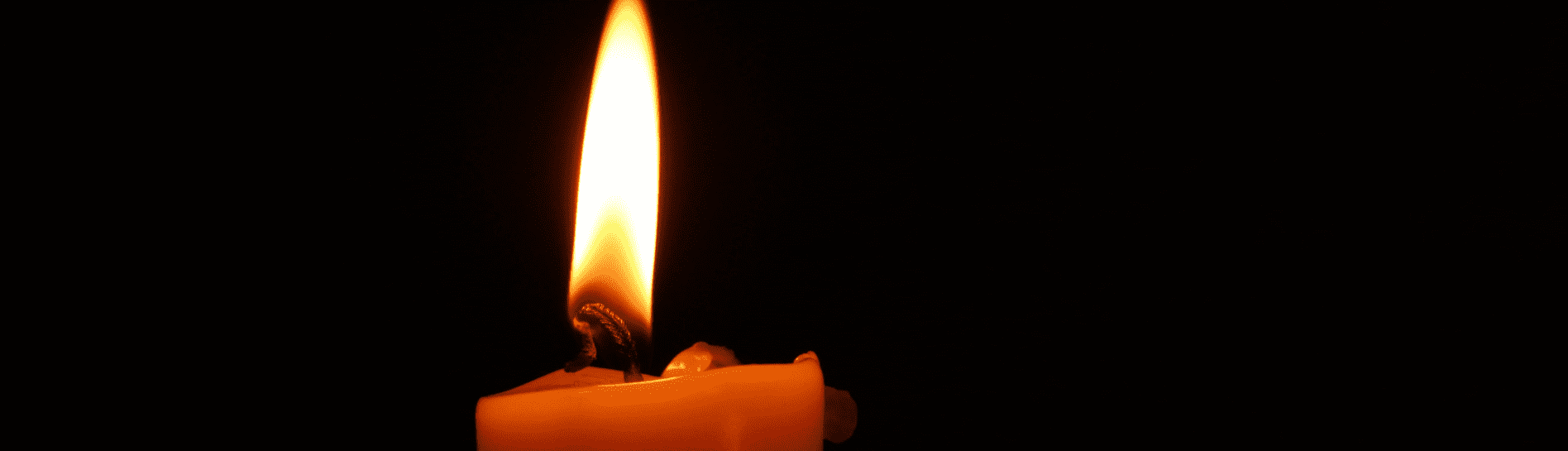 encender velas a los difuntos en la casa