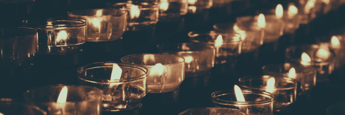 El poder simbólico de las velas para difuntos