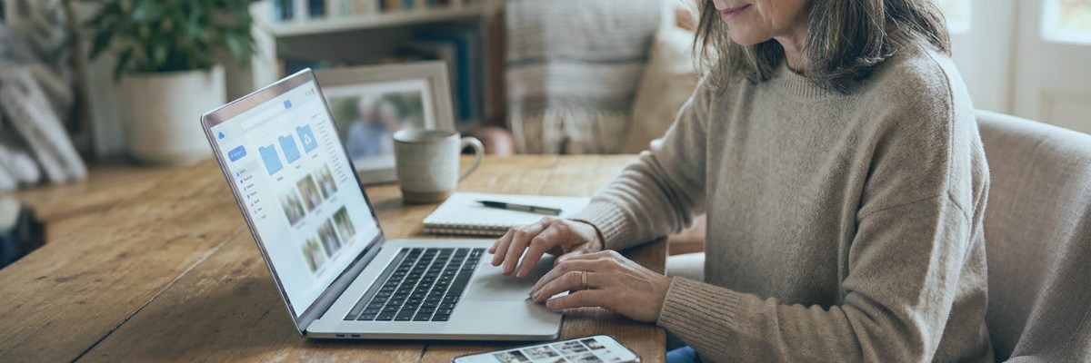 Legado digital: Cómo gestionar redes sociales, cuentas y recuerdos online tras un fallecimiento (guía práctica)